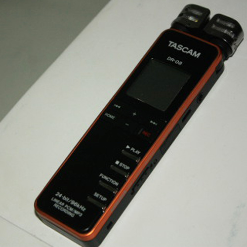 Tascam DR-08 便攜式數(shù)字錄音機(jī)