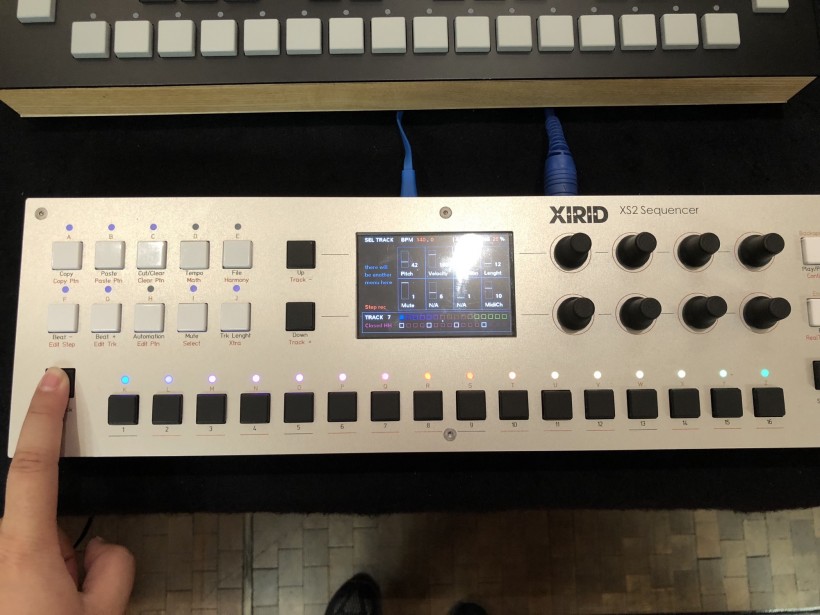 Superbooth 18 展會：XIRID XS2 新時代的 64 軌 MIDI 音序器第一時間上手